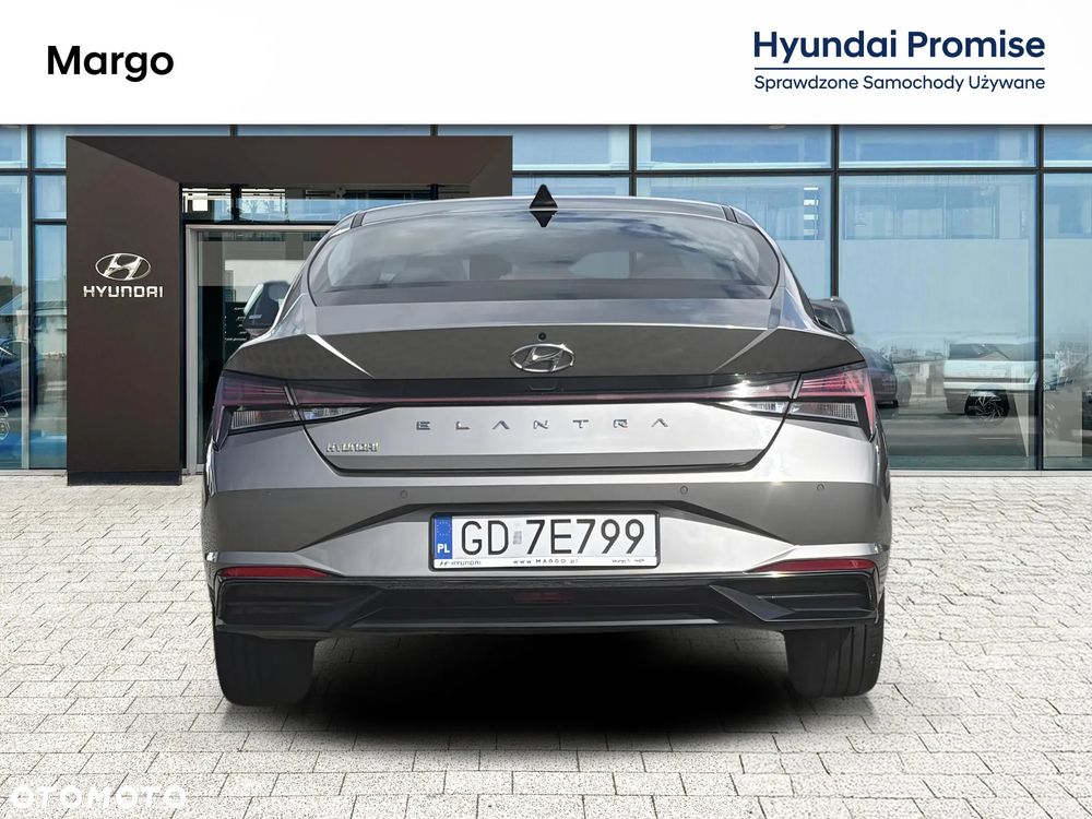 Hyundai Elantra 1.6 Smart - 11