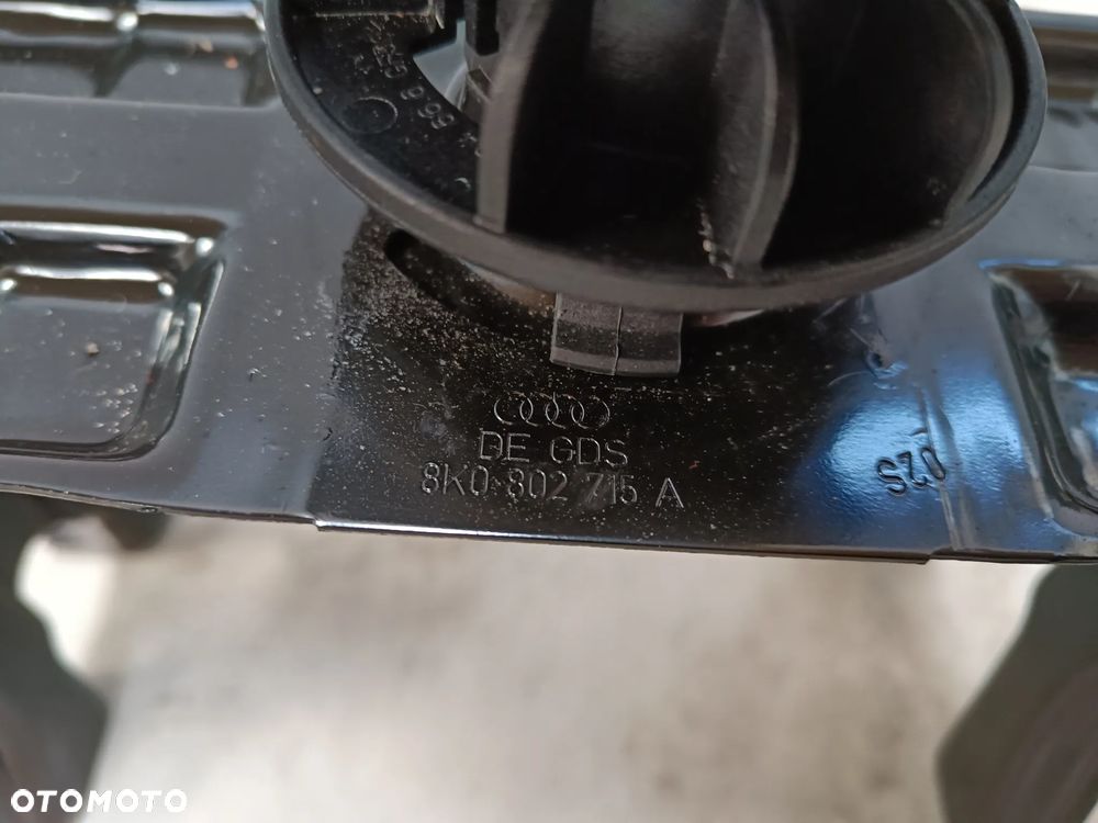 Mocowanie koła zapasowego Audi A4 B8 A5 8K0802715A - 5