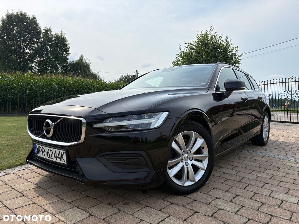 Volvo V60 B3 B Momentum Core - 1