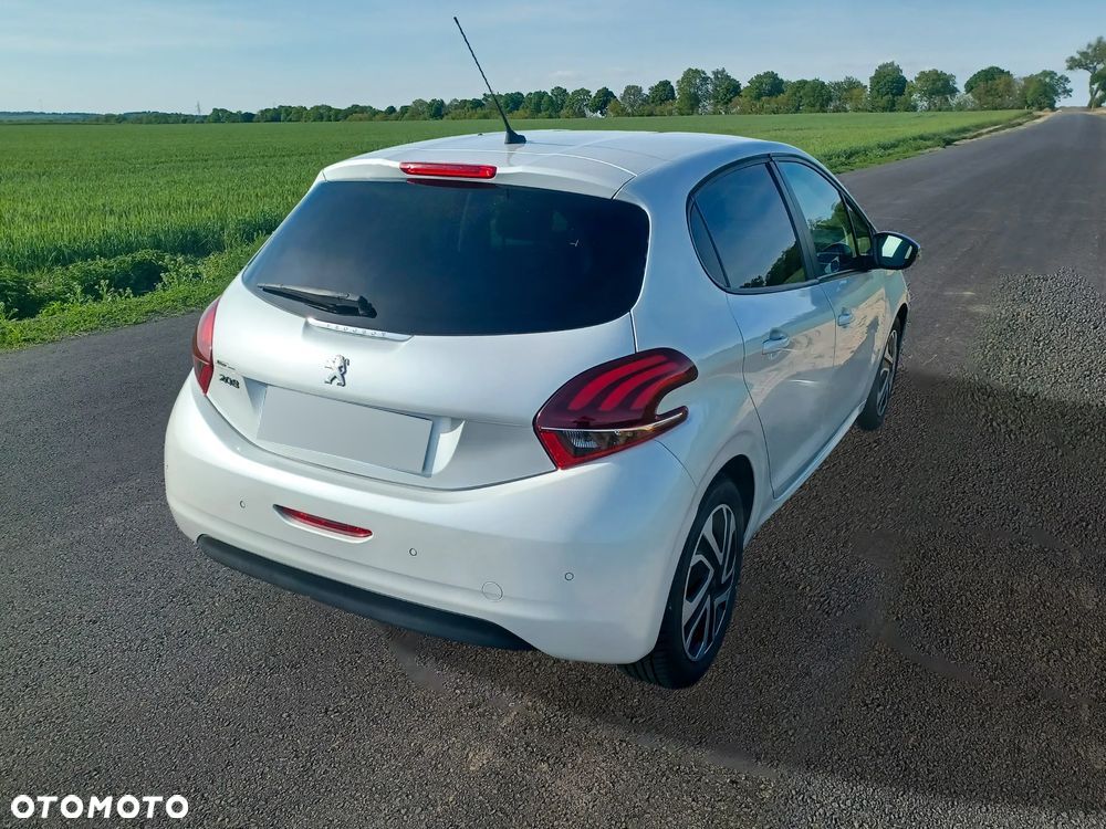 Peugeot 208 1.2 PureTech Style - 5