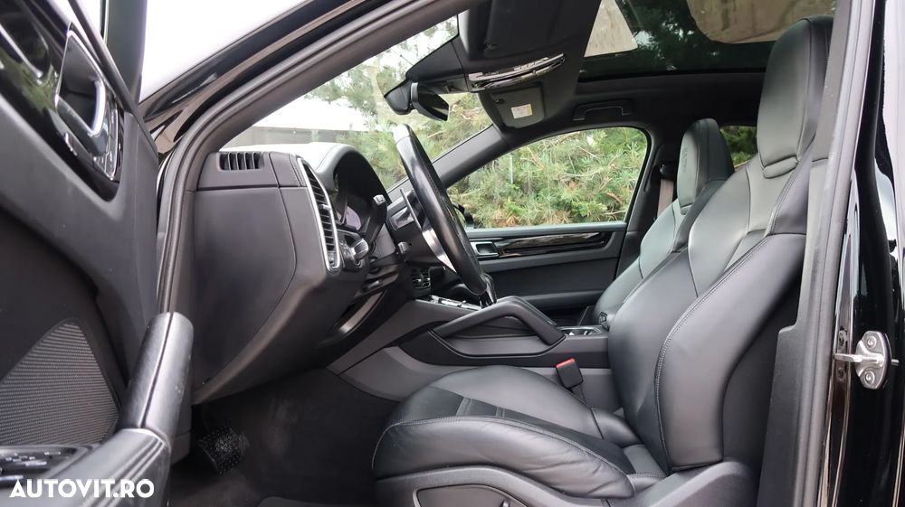 Porsche Cayenne Coupe Tiptronic S Platinum Edition - 10