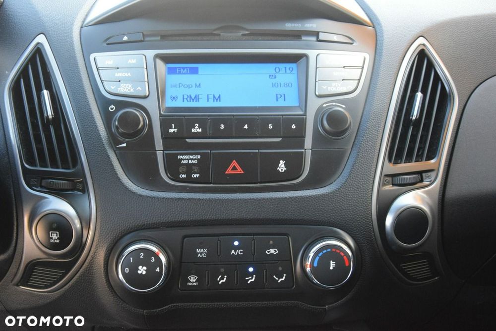 Hyundai ix35 1.6 2WD Fifa World Cup Edition - 29