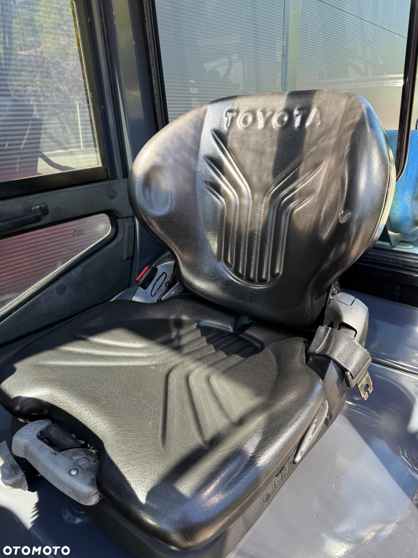 Toyota 02-8FGF30 - 8