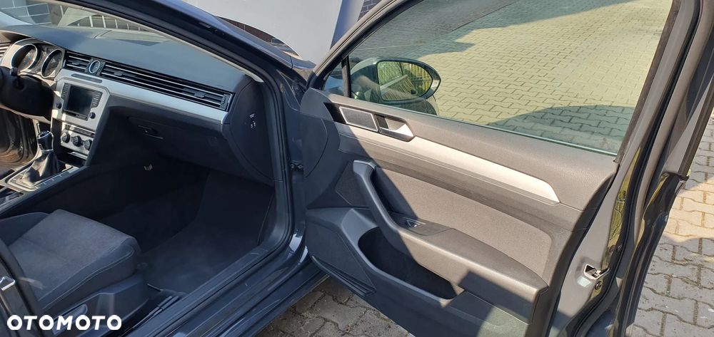 Volkswagen Passat 1.6 TDI (BlueMotion Technology) Comfortline - 6