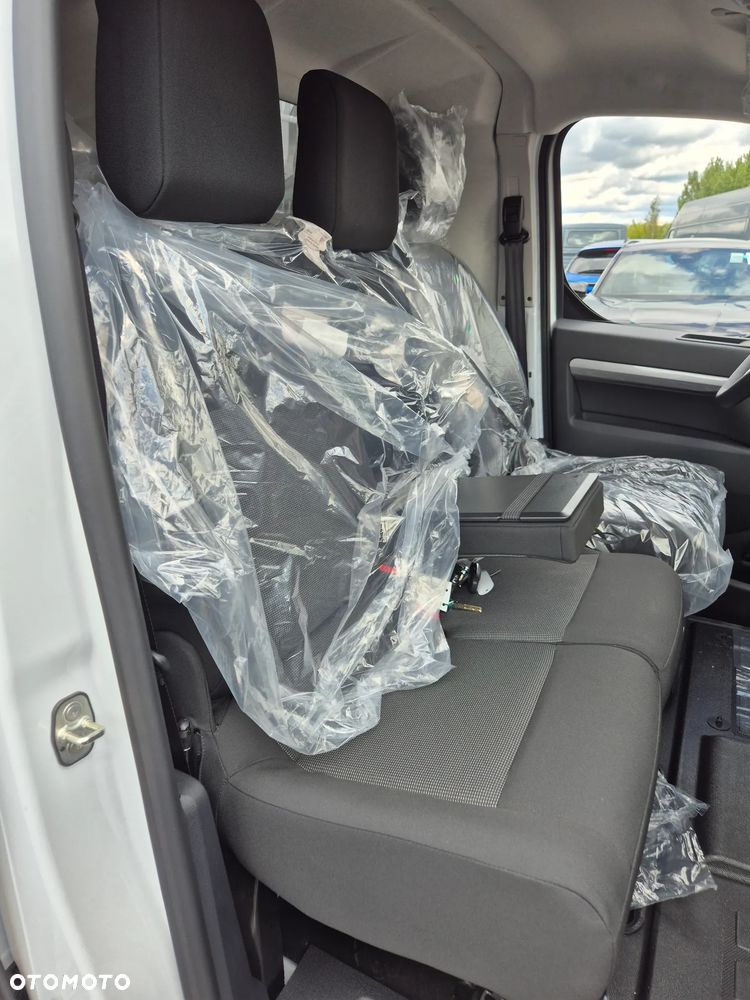Opel Vivaro Furgon XL LONG 2.2 150KM Automat !! OD RĘKI !! Mega Rabat !! - 9