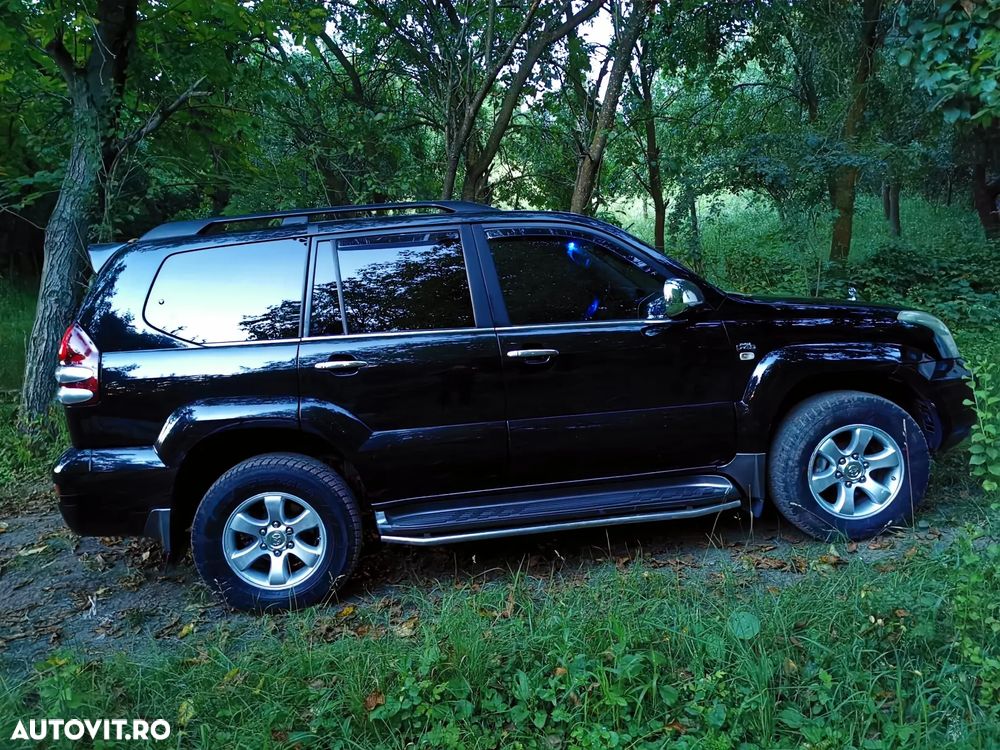 Toyota Land Cruiser - 2