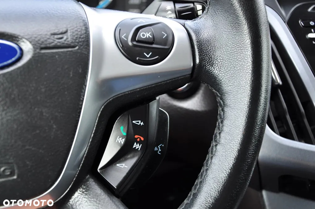 Ford Focus 1.6 EcoBoost Titanium - 37