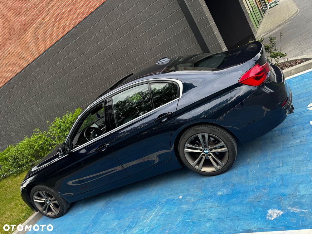 BMW Seria 3 330i xDrive Sport Line - 5