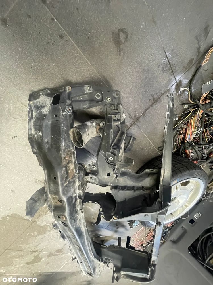 Bmw E53 X5 Pas Przedni - 2