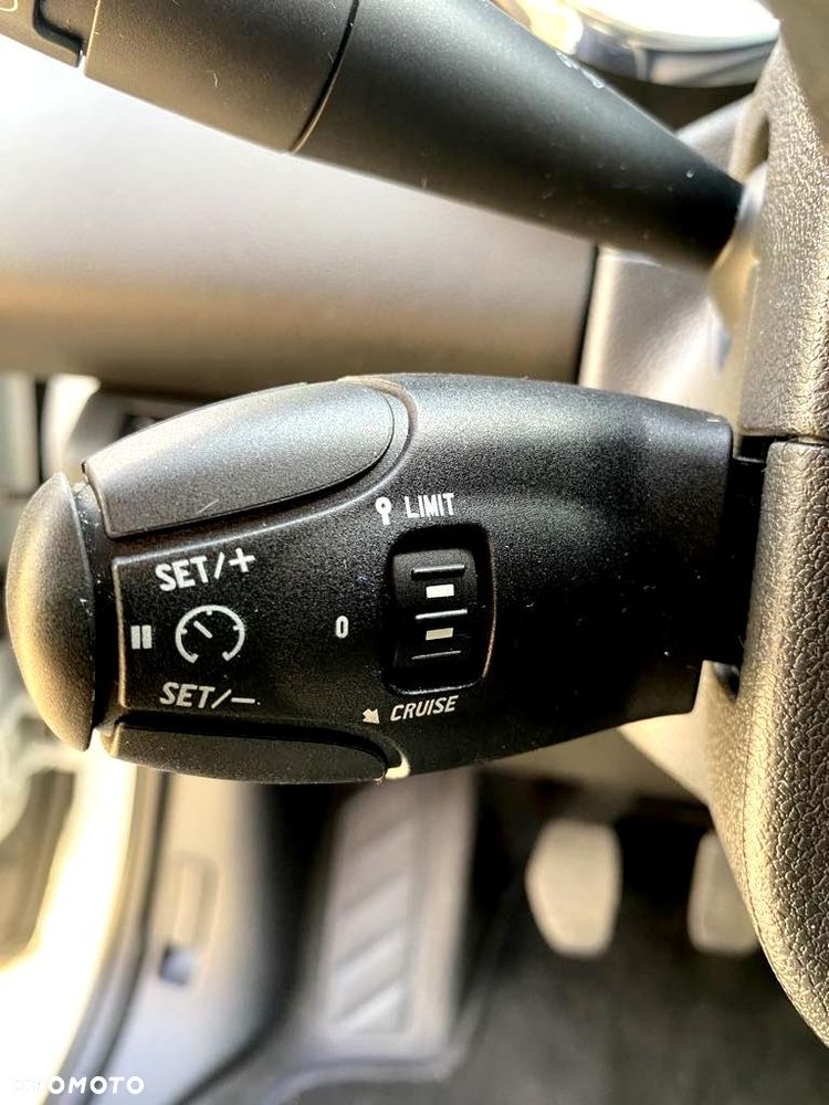 Peugeot 3008 1.6 BlueHDi Style S&S - 12