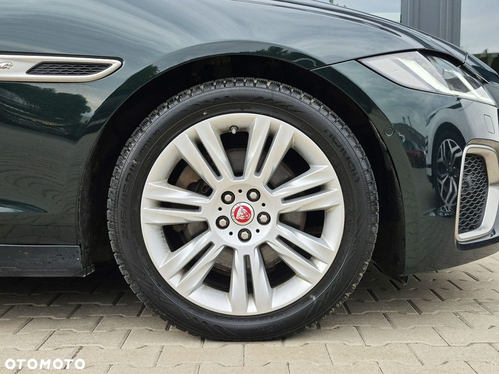 Jaguar XF - 10
