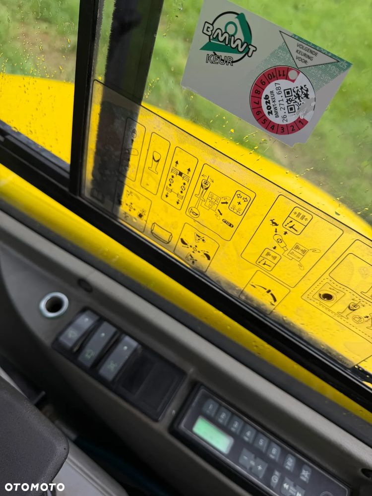 Wacker Neuson EZ38 koparka Gąsienicowa 4 tony. 2018 rok. Maszyna jak nowa 1600mtg.  Aktualna DEKRA BMWT 2026r. dodatkowa linia Hydrauliczna. Zamki na tłokach. Szybko-złącze Hydrauliczne. zmiana łyżek bez wychodzenia z Kabiny! Ani deka luzów wycieków. Okazja! 2 łyżki Oryginalne skandynawskiego typu. Yanmar silnik. Maszyna z Norwegii z Gospodarstwa Aktualna Dokumentacja! ani deka luzów i wycieków! OKAZJA Linia Hydr. Plus. Długie ramię PLUS. Oświetlenie LED. Gąski bardzo ładne. Wielka Okazja! Pełne sterowanie z dżojstików!! - 38