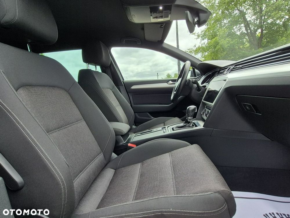 Volkswagen Passat - 14