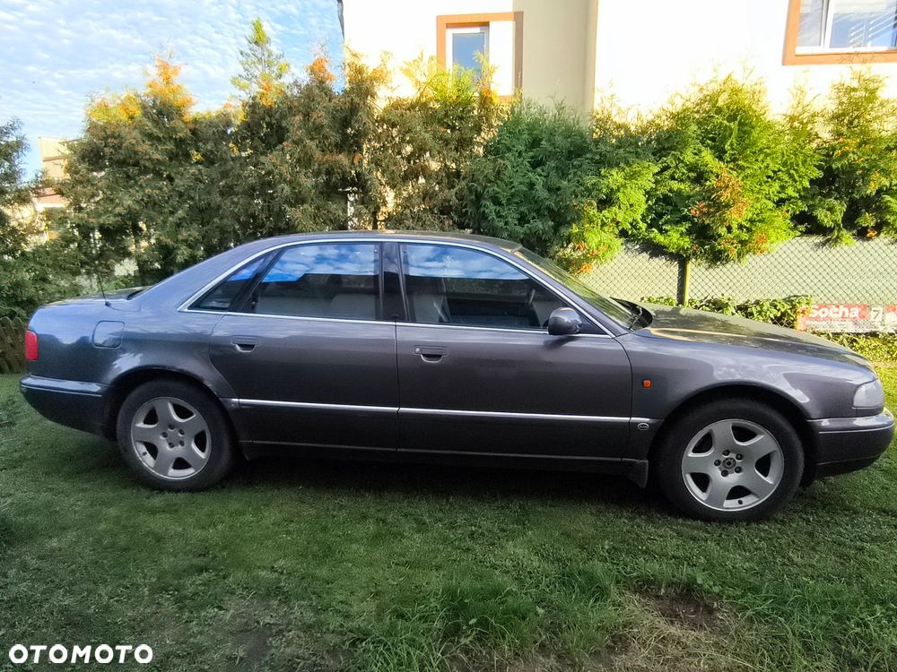 Audi A8 - 8
