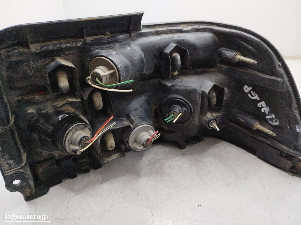 Farolim Stop Esq Toyota Corolla (_E10_) - 4