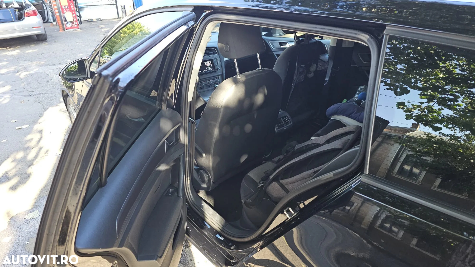 Volkswagen Golf 1.6 TDI DPF DSG Trendline - 10