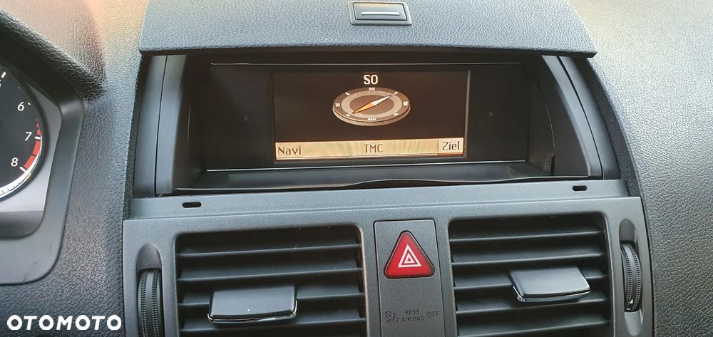 Mercedes-Benz Klasa C 180 CGI Automatik BlueEFFICIENCY Avantgarde - 18