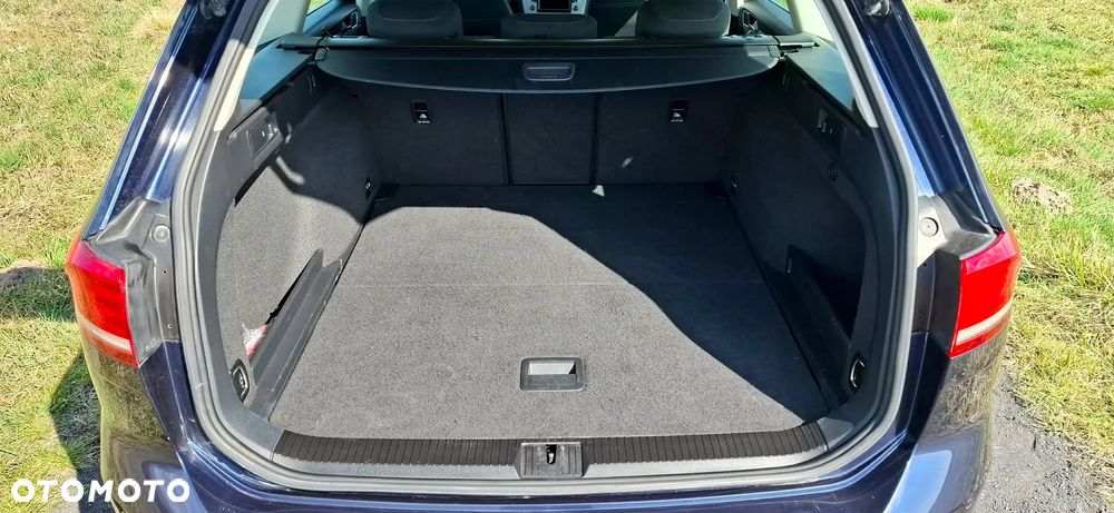 Volkswagen Passat 2.0 TDI (BlueMotion Technology) Comfortline - 11