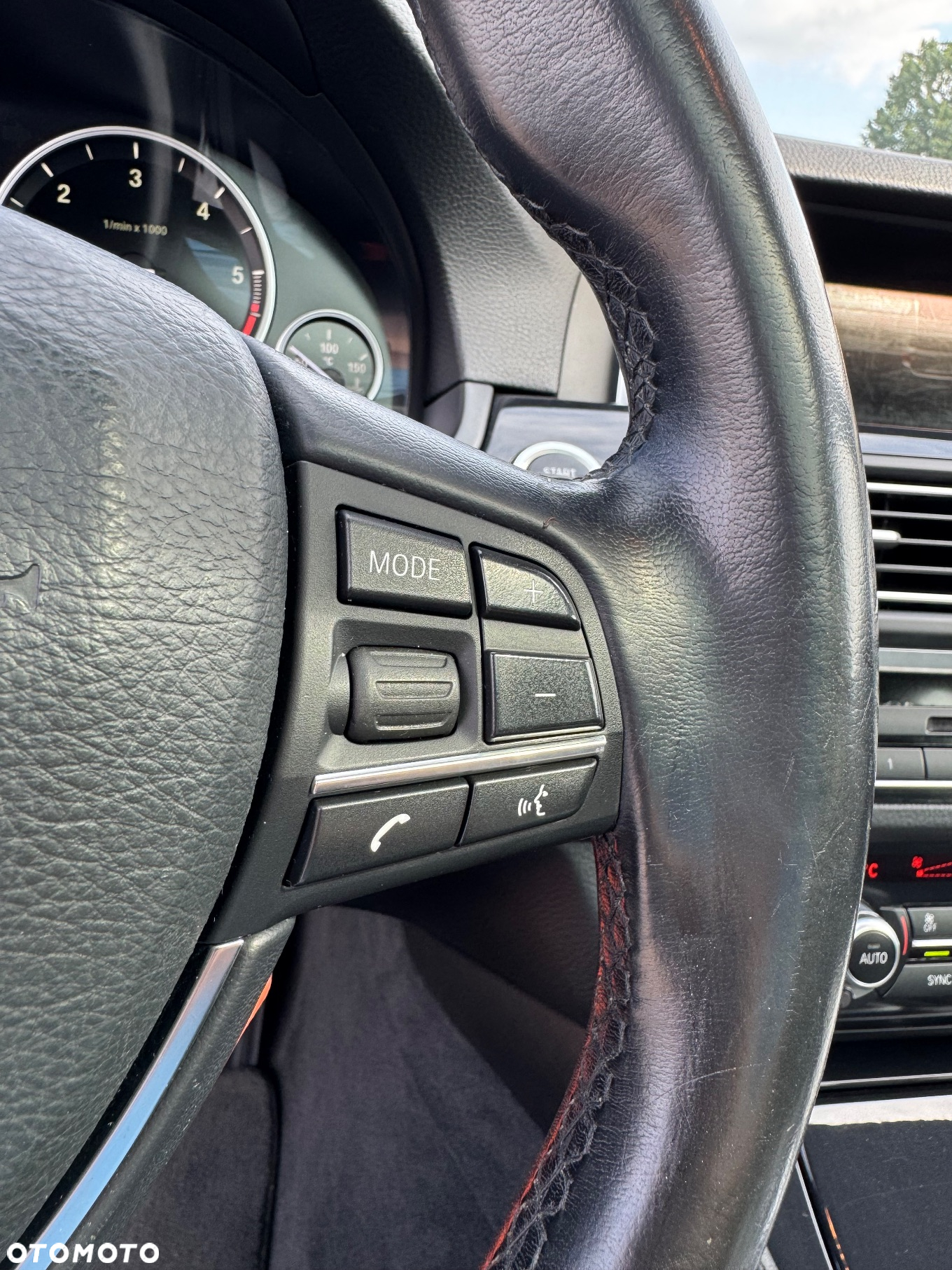 BMW Seria 5 520d xDrive - 29