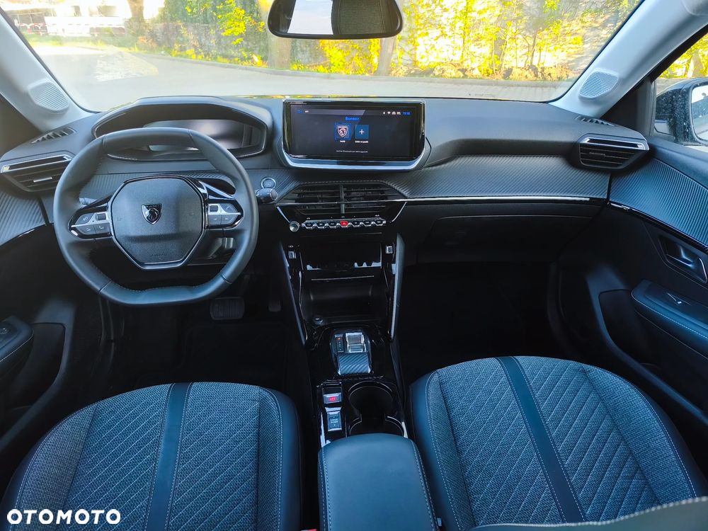 Peugeot 208 - 11