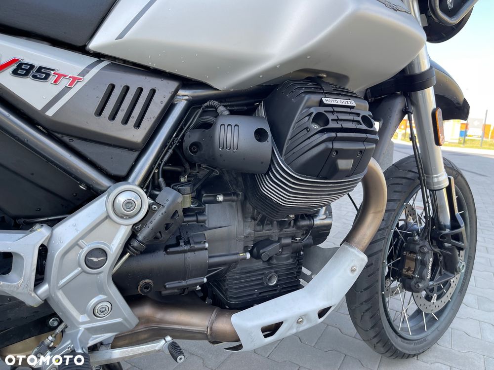 Moto Guzzi V85 - 18