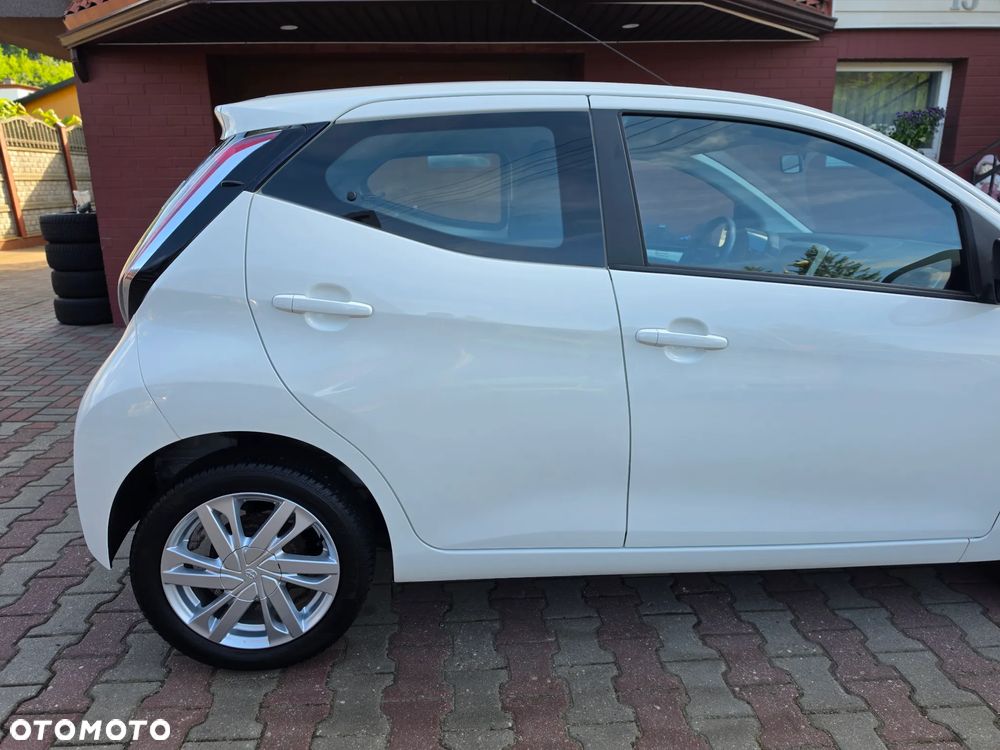 Toyota Aygo x-clusiv - 6