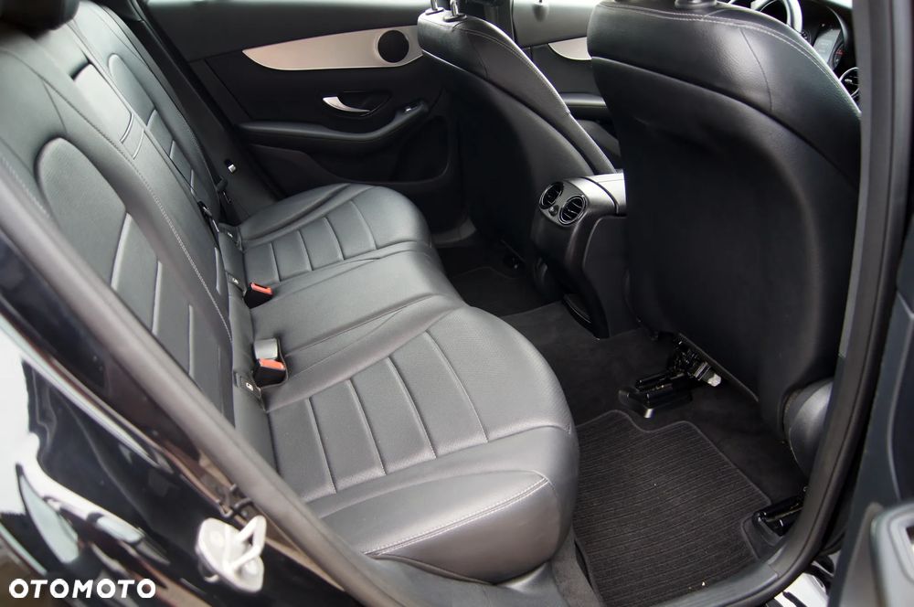 Mercedes-Benz GLC 220 d Coupe 4Matic 9G-TRONIC AMG Line - 27