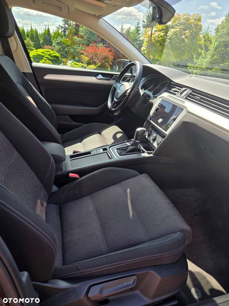 Volkswagen Passat 2.0 TDI SCR Comfortline DSG - 23