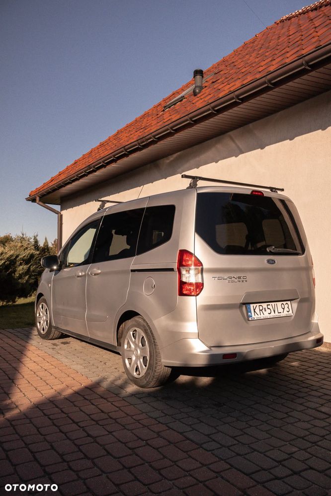 Ford Tourneo Courier - 2