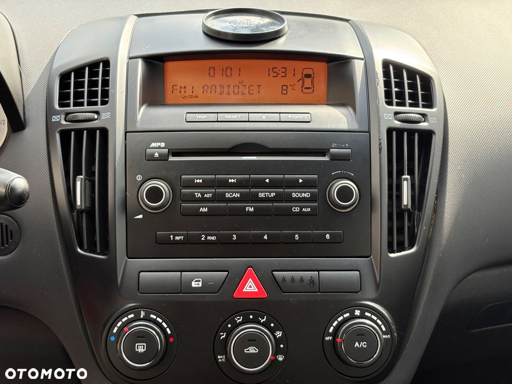 Kia Ceed 1.6 S Euro2012 - 14