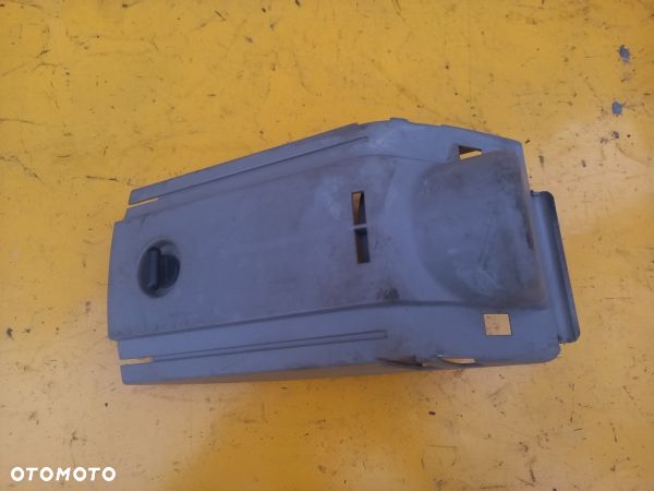 Uchwyt na napoje schowek kolumny kierowniczej John Deere 6620 - 1