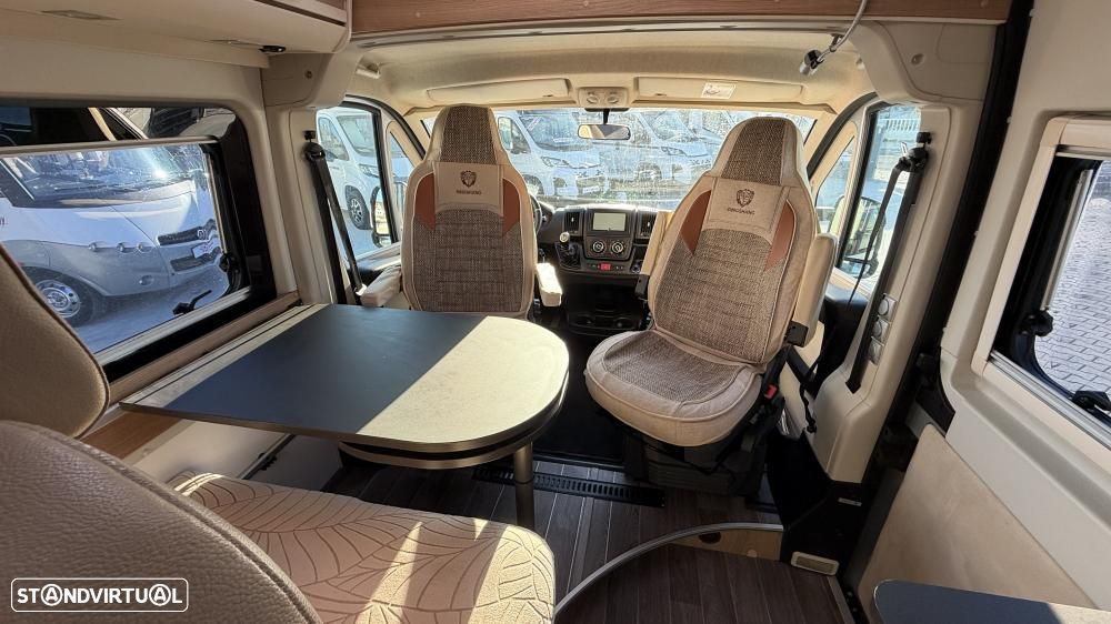Adria Twin 600 SPT cama transversal - 16