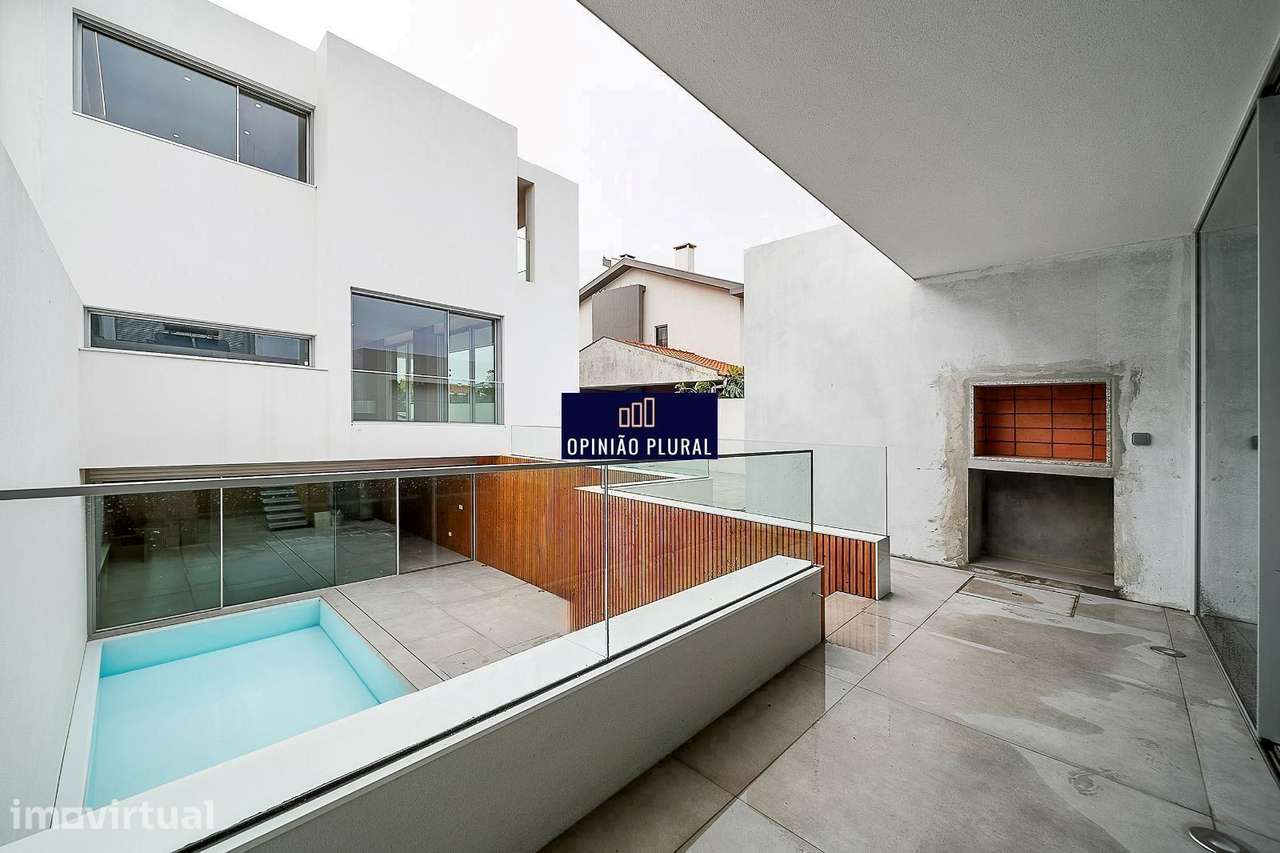 Moradia T4 Espaçosa com Escritório e Piscina Pronta a Habitar - Grande imagem: 4/40