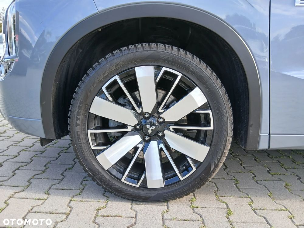 Mitsubishi Outlander Instyle Plus - 22