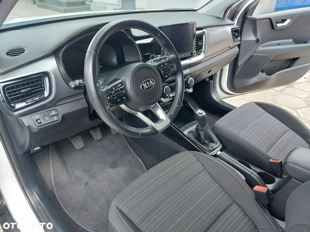 Kia Stonic - 10