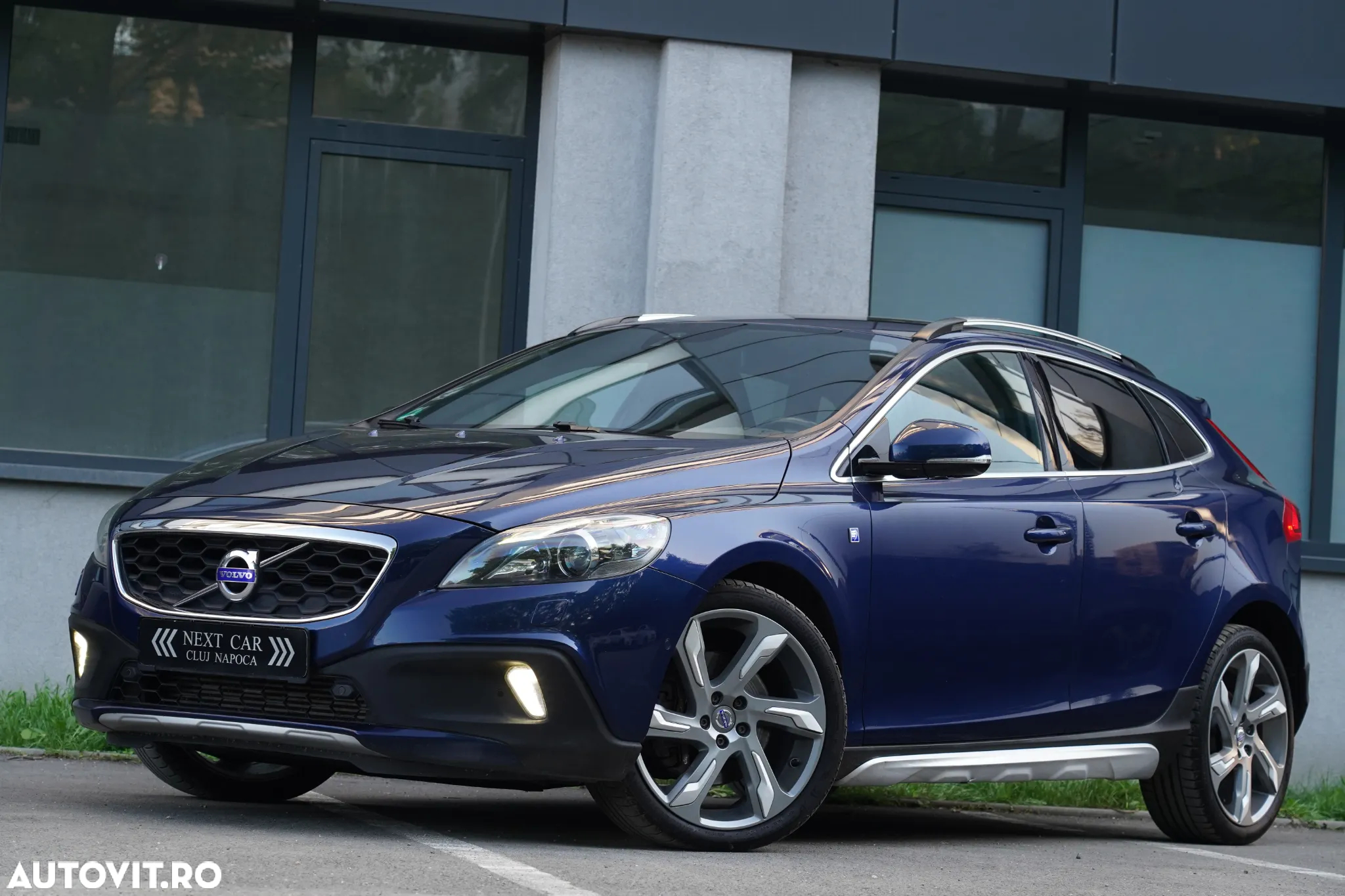 Volvo V40 Cross Country T5 AWD Geartronic Summum - 2