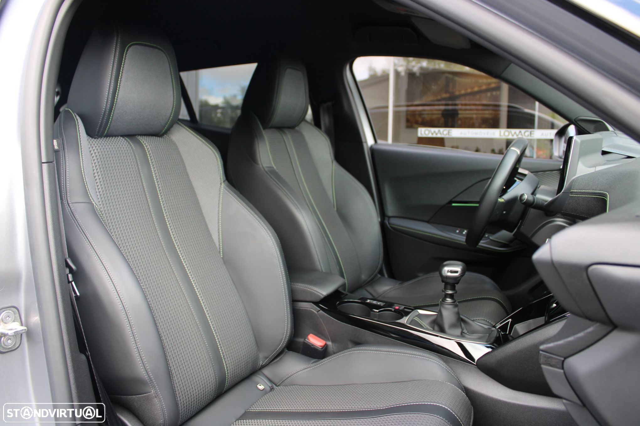 Peugeot 2008 1.2 PureTech GT - 23