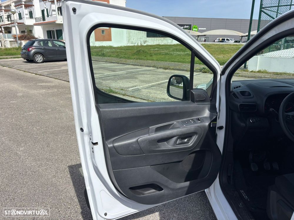 Opel Combo 1.5 102cv 3 LUG - LONGA - AC - IVA DEDUTÍVEL - 18