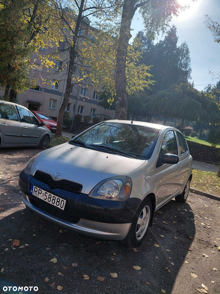 Toyota Yaris - 1