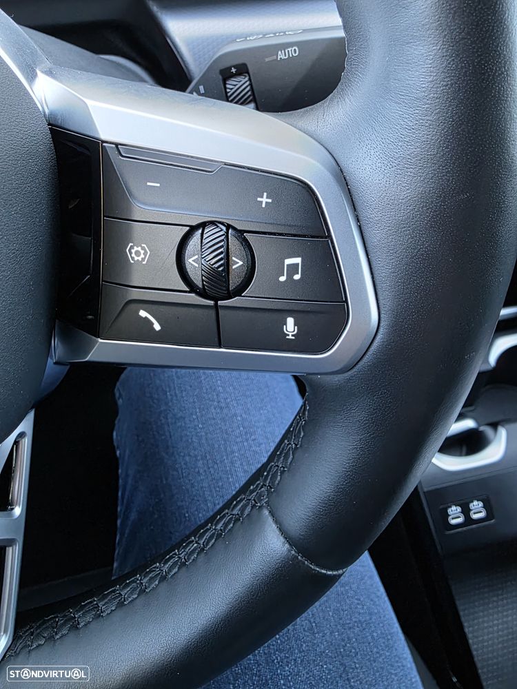 BMW iX2 eDrive20 Pack Desportivo M Pro - 24