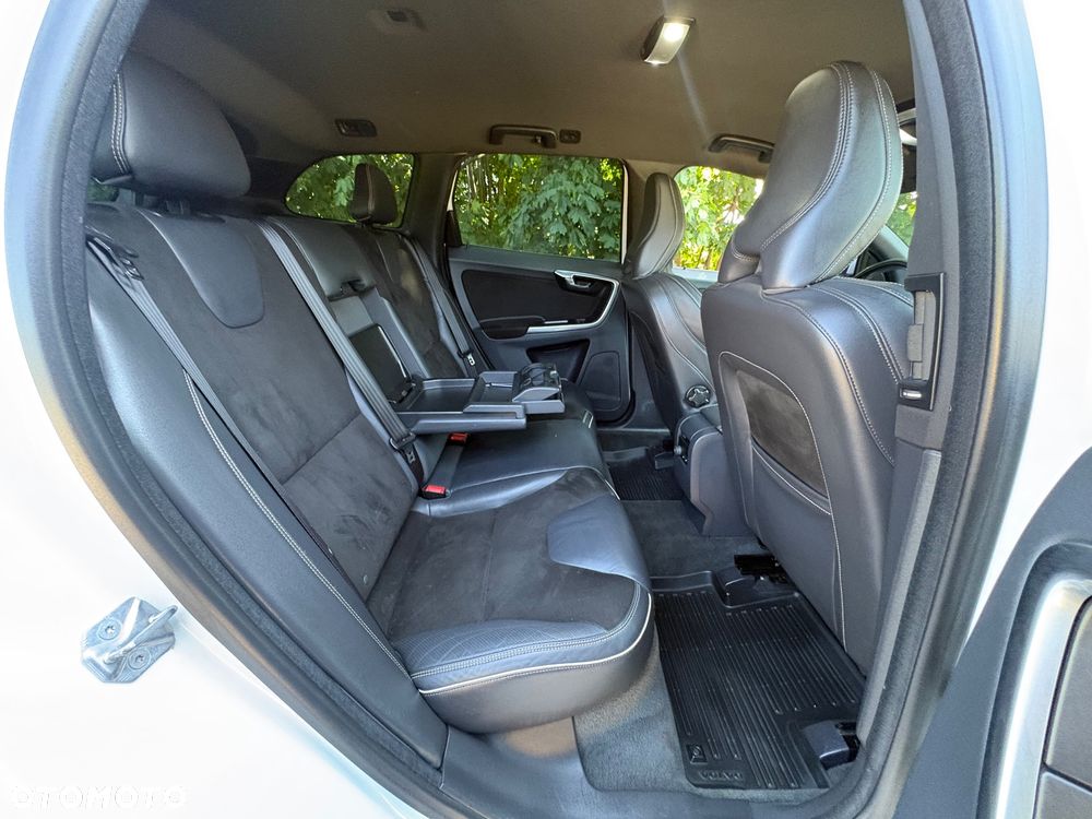 Volvo XC 60 D4 Geartronic RDesign - 15