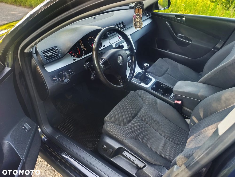 Volkswagen Passat 2.0 TDI DPF Comfortline - 19
