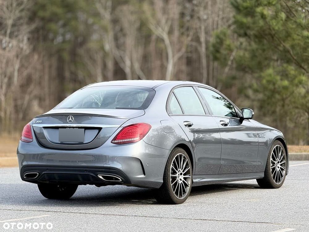 Mercedes-Benz Klasa C 300 4Matic 9G-TRONIC AMG Line - 12