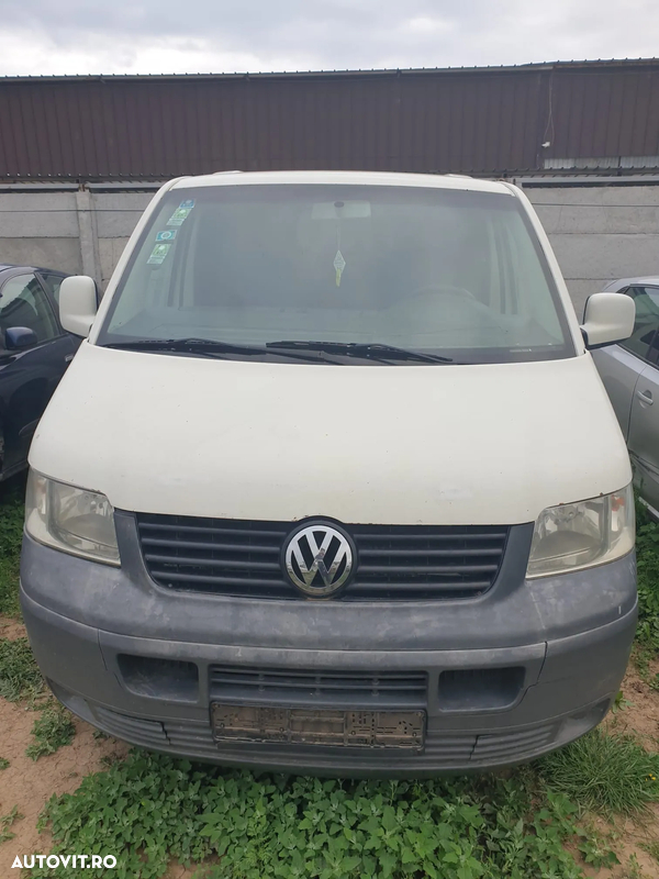 Dezmembrez Volkswagen T5 9 locuri 2.5 diesel