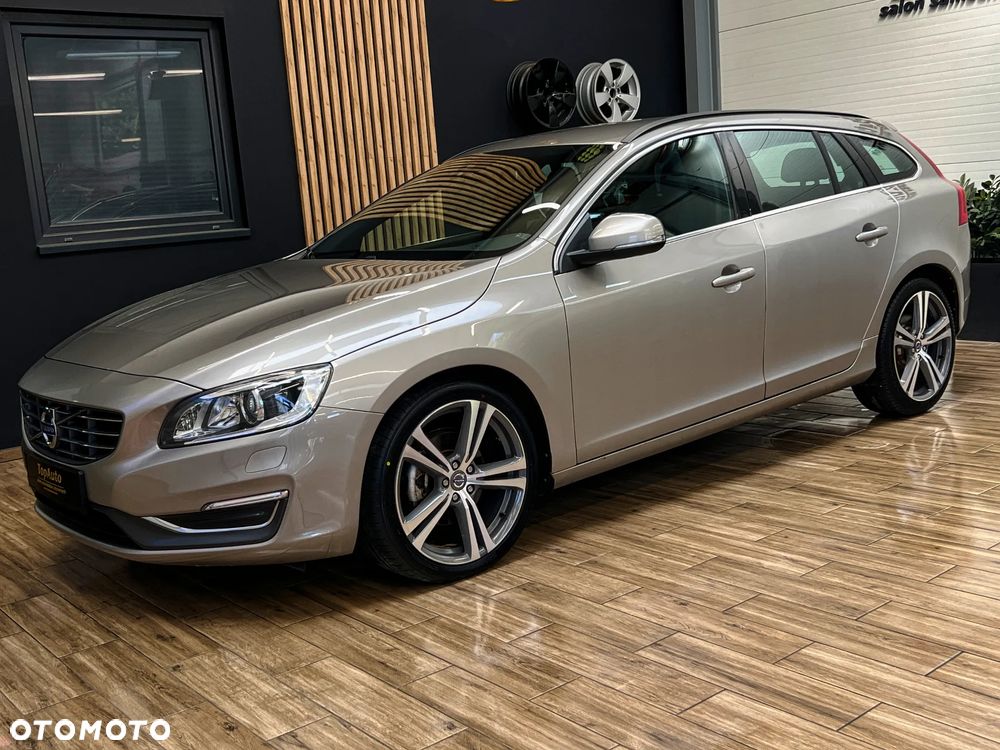 Volvo V60 D4 Geartronic Summum - 14