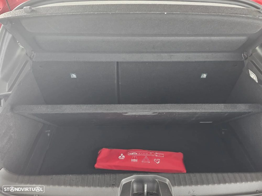 Mitsubishi Colt 1.0 MPI-T Invite - 6