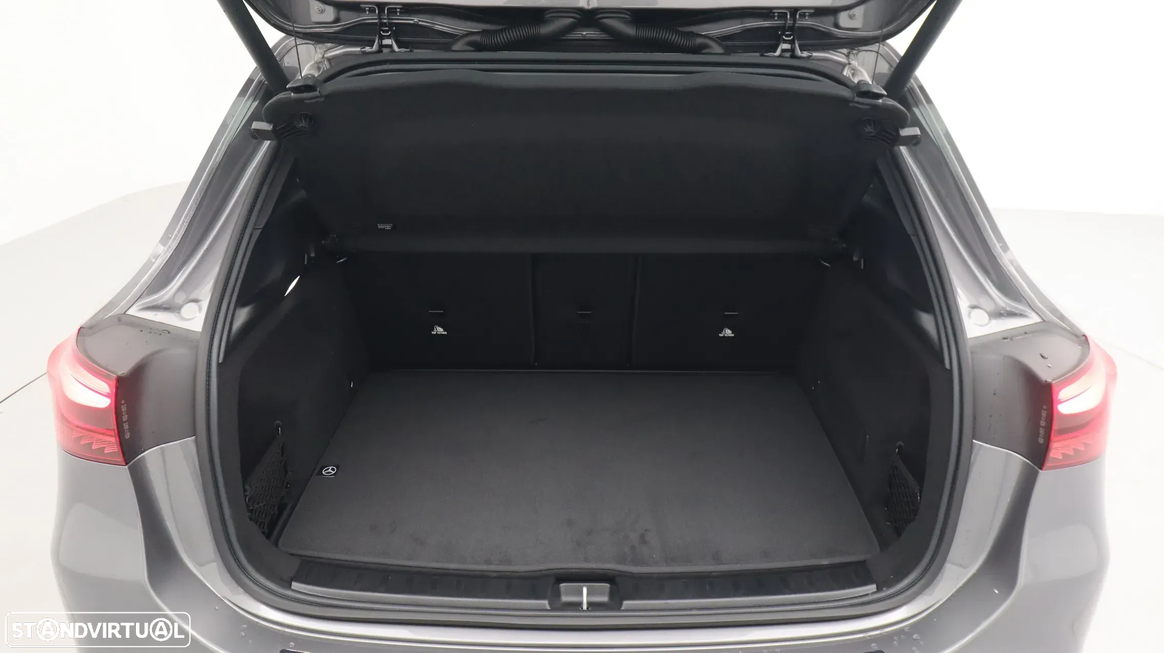 Mercedes-Benz GLA 200 d Progressive - 28