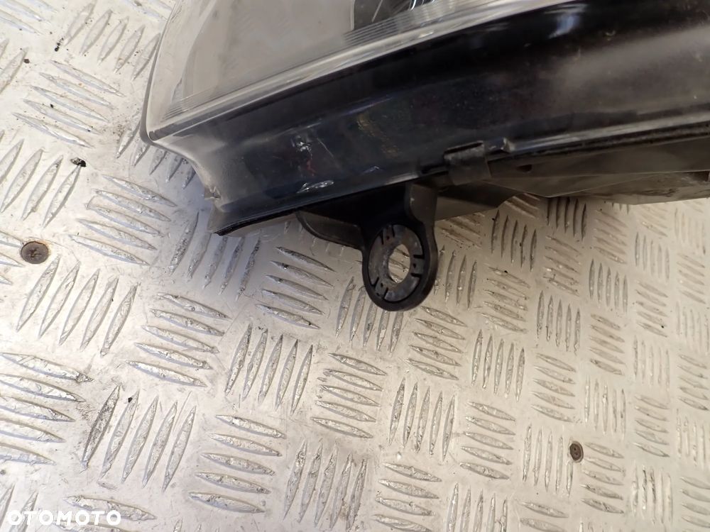 LAMPA LEWY / PRAWY PRZÓD VW T5  7E1941015C / 7E1941016C - 13