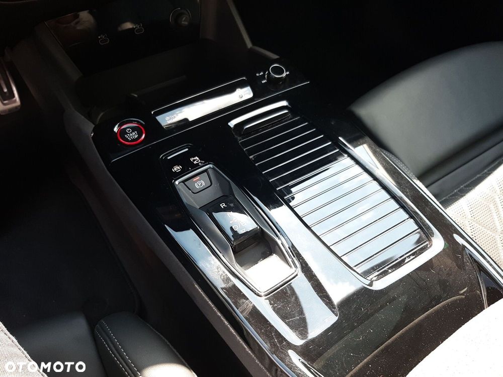 Audi A6 Avant e-tron - 18