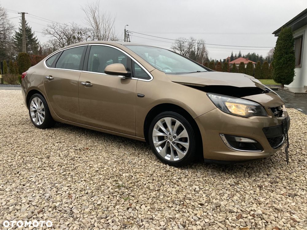 Opel Astra 1.4 T Executive EU6 - 1
